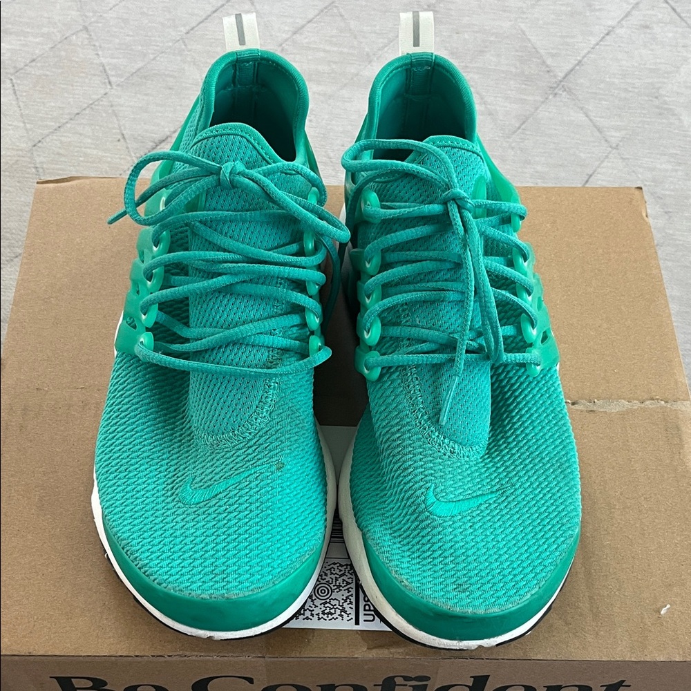 Nike Air Presto Vibrant Green Athletic Shoes